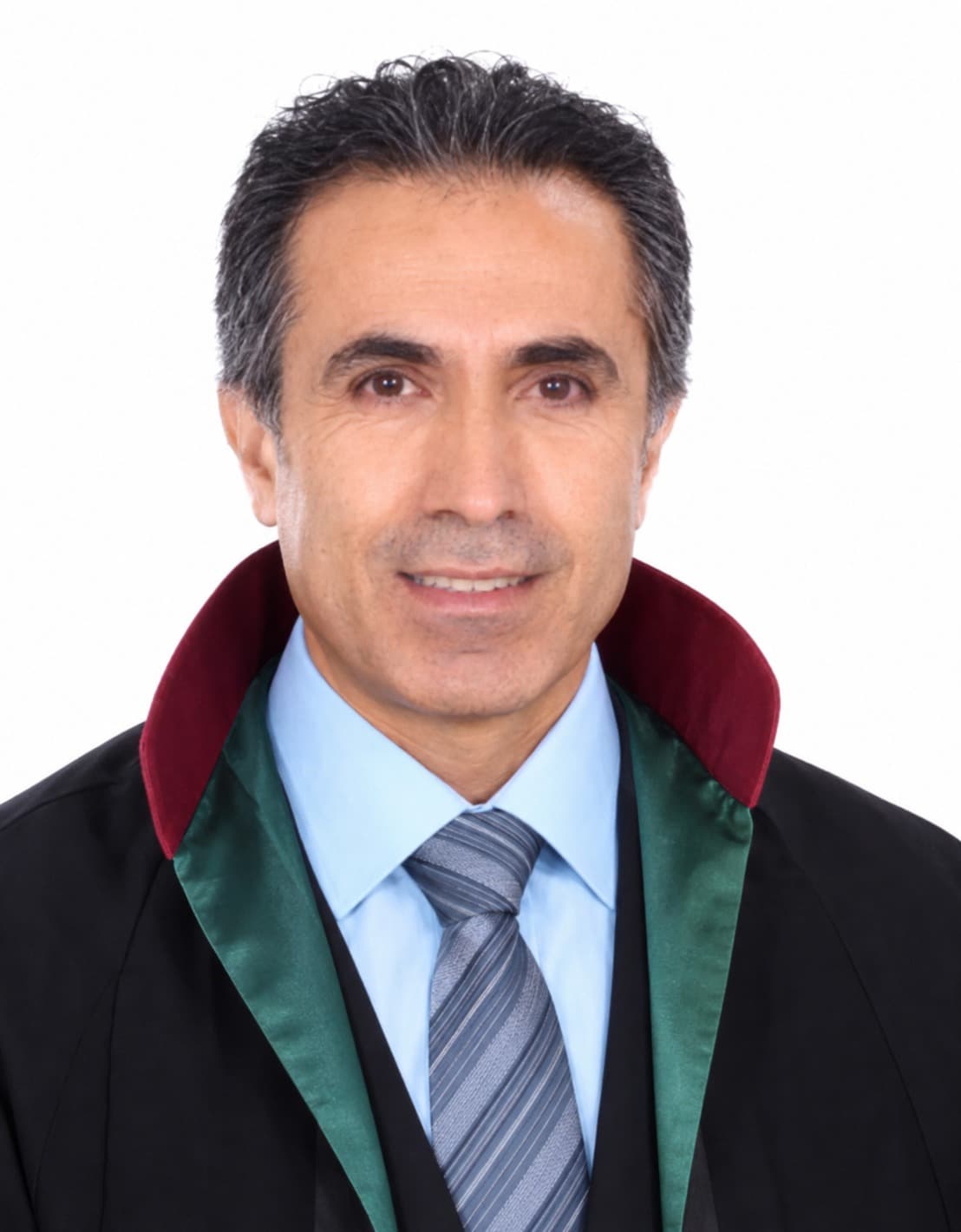 Cemil Burkay wearing his lawyer’s robe